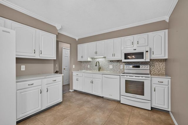 1319 Denniston Avenue, Bettendorf, IA 52722