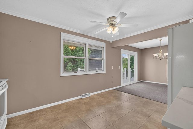 1319 Denniston Avenue, Bettendorf, IA 52722