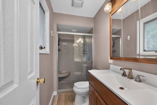 1319 Denniston Avenue, Bettendorf, IA 52722