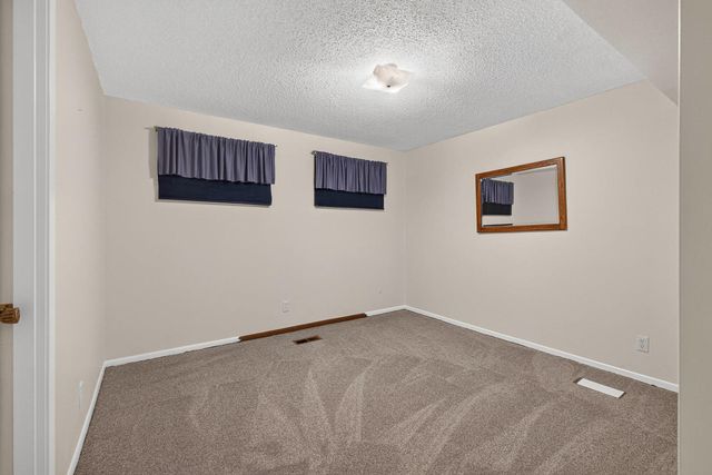 1319 Denniston Avenue, Bettendorf, IA 52722