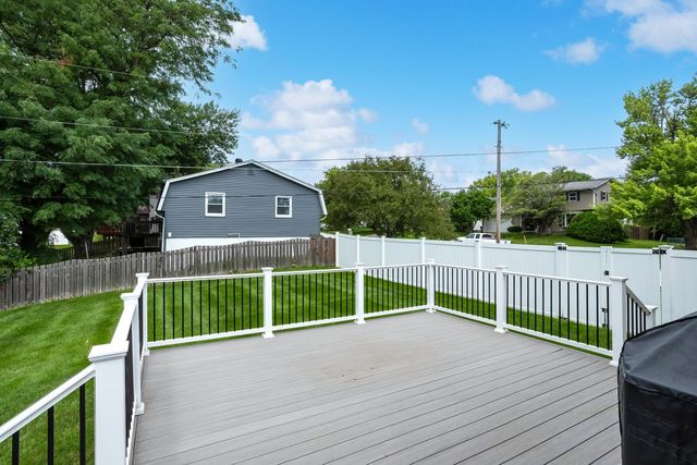 1319 Denniston Avenue, Bettendorf, IA 52722