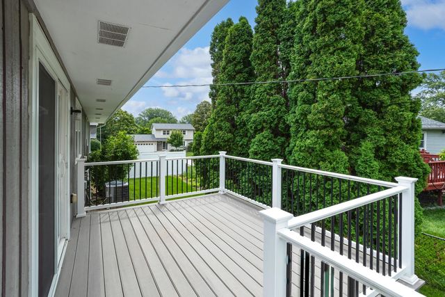 1319 Denniston Avenue, Bettendorf, IA 52722