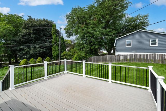 1319 Denniston Avenue, Bettendorf, IA 52722