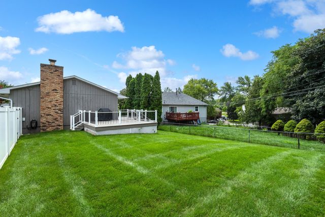 1319 Denniston Avenue, Bettendorf, IA 52722
