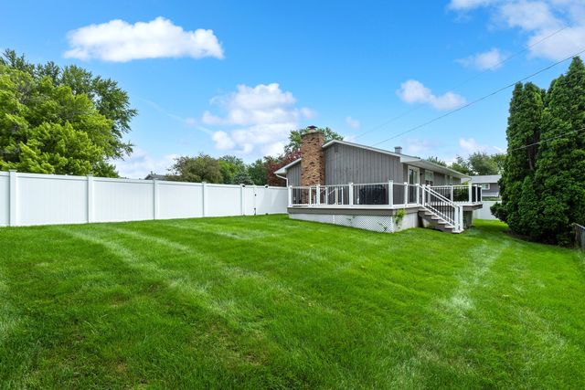 1319 Denniston Avenue, Bettendorf, IA 52722