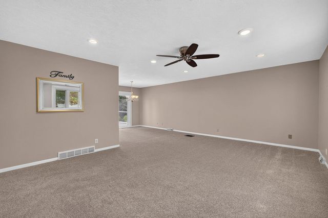 1319 Denniston Avenue, Bettendorf, IA 52722