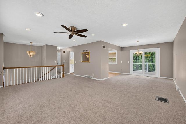 1319 Denniston Avenue, Bettendorf, IA 52722