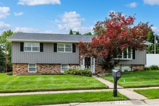1319 Denniston Avenue, Bettendorf, IA 52722
