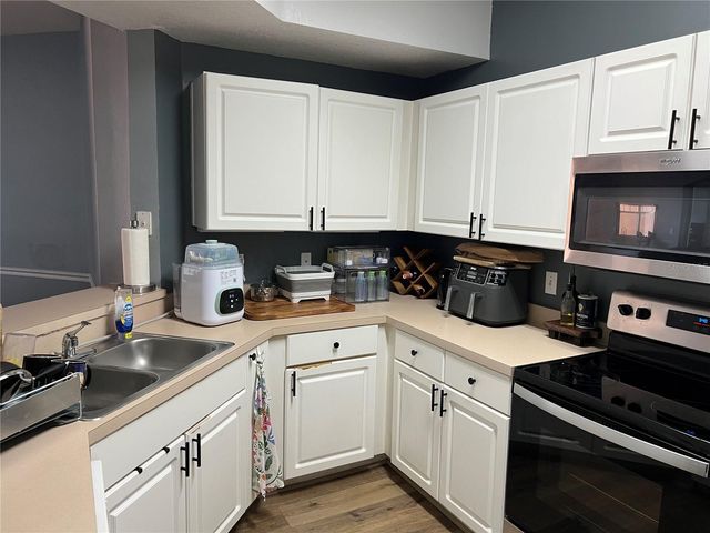 5566 METROWEST BOULEVARD 301, Orlando, FL 32811