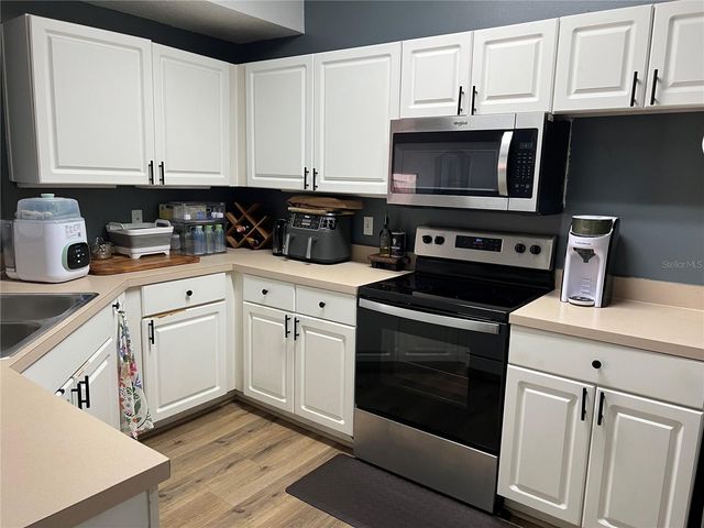 5566 METROWEST BOULEVARD 301, Orlando, FL 32811