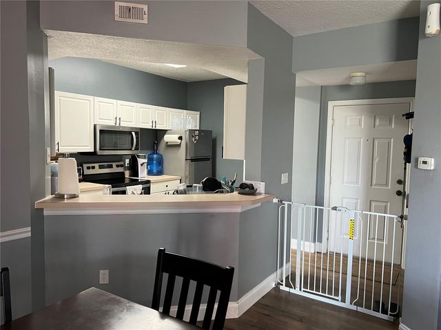 5566 METROWEST BOULEVARD 301, Orlando, FL 32811