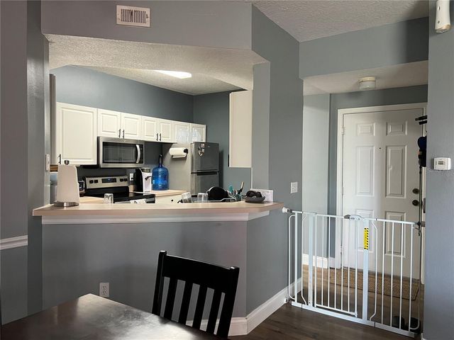 5566 METROWEST BOULEVARD 301, Orlando, FL 32811