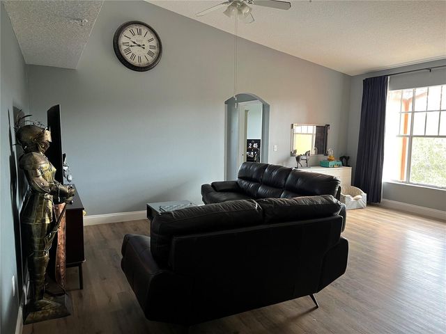 5566 METROWEST BOULEVARD 301, Orlando, FL 32811