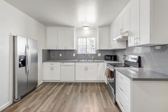 6500 Harley Way, Sacramento, CA 95828