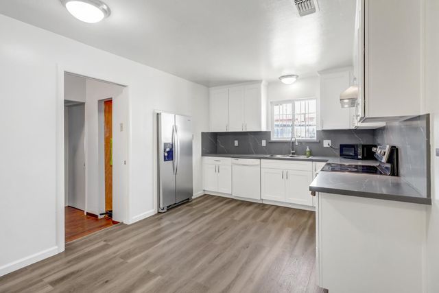 6500 Harley Way, Sacramento, CA 95828