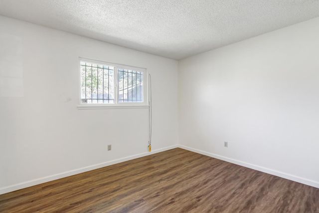 6500 Harley Way, Sacramento, CA 95828