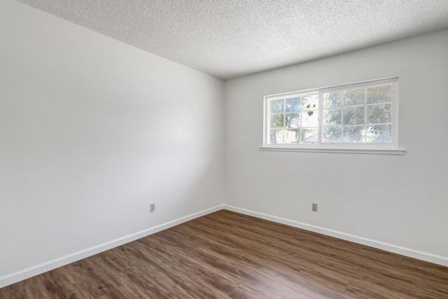 6500 Harley Way, Sacramento, CA 95828