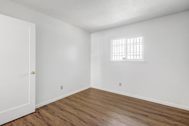 6500 Harley Way, Sacramento, CA 95828