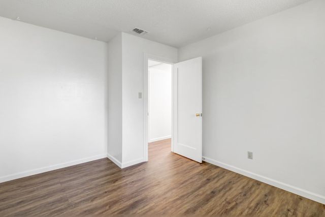 6500 Harley Way, Sacramento, CA 95828