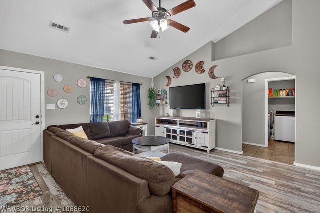 198 Pine Street, Greenwood, AR 72936