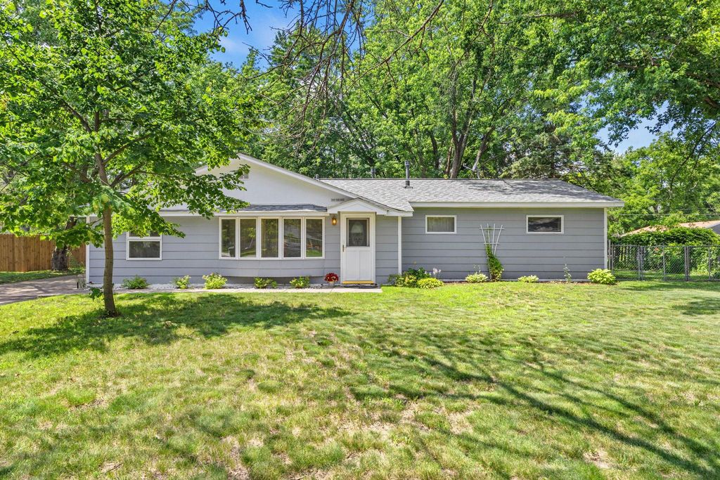 9940 Magnolia Street NW, Coon Rapids, MN 55433