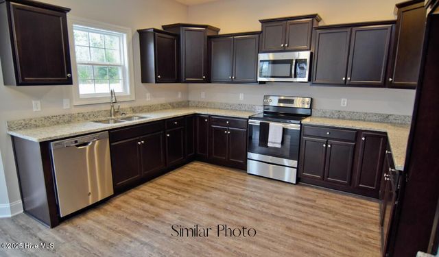409 Montgomery Drive, Jacksonville, NC 28546