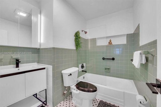 1514 Liberty St, Hollywood, FL 33020