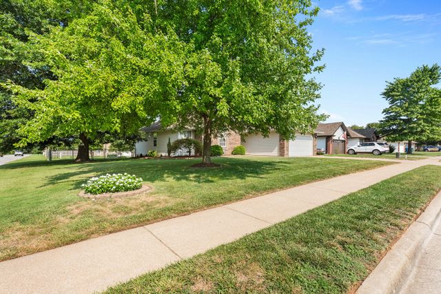 4901 N 13th Street, Ozark, MO 65721