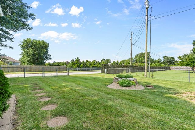 4901 N 13th Street, Ozark, MO 65721