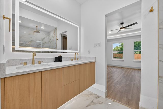 2317 Dillard Street, Fort Worth, TX 76105