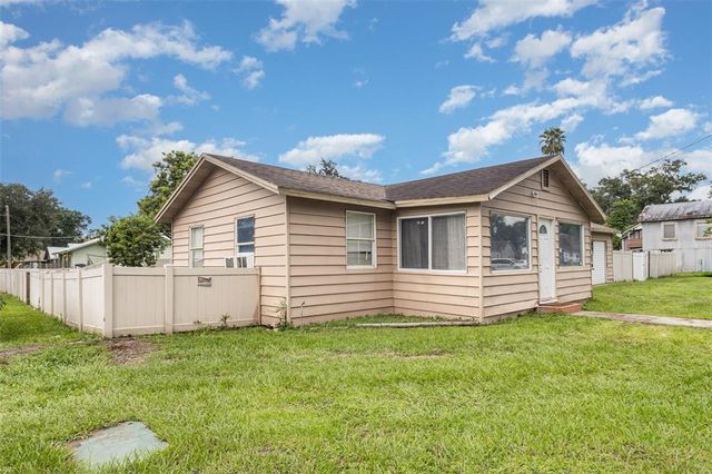 211 NW 8TH STREET, Mulberry, FL 33860
