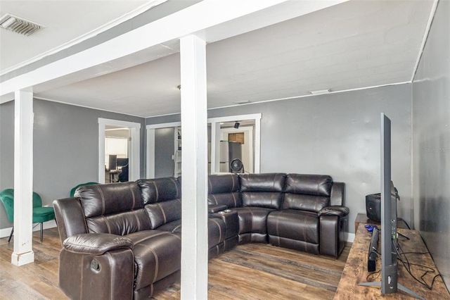 211 NW 8TH STREET, Mulberry, FL 33860