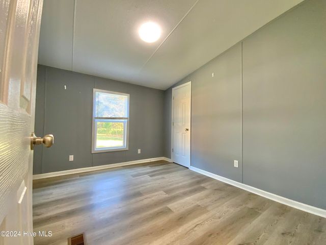 47 Valley Acres Drive, Whiteville, NC 28472