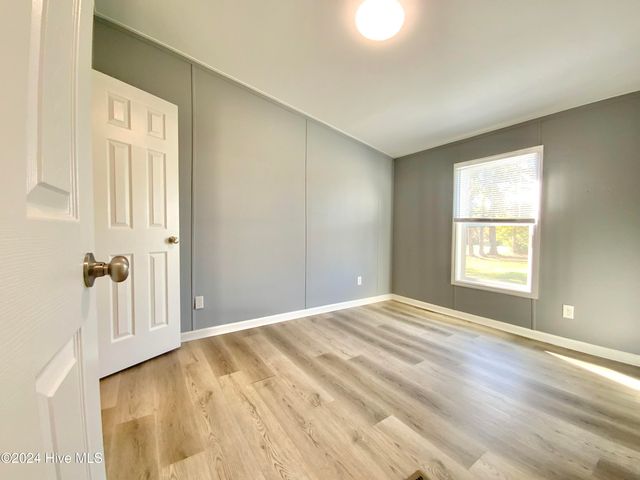 47 Valley Acres Drive, Whiteville, NC 28472