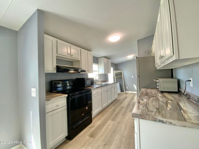 47 Valley Acres Drive, Whiteville, NC 28472