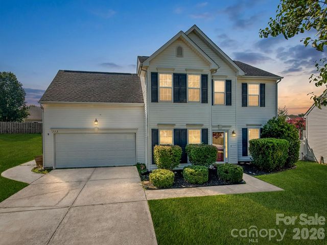 112 Elrosa Road, Mooresville, NC 28115