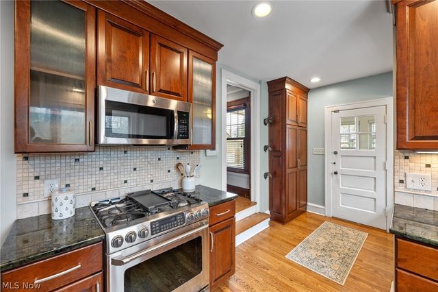 2135 Riverside Drive, Lakewood, OH 44107