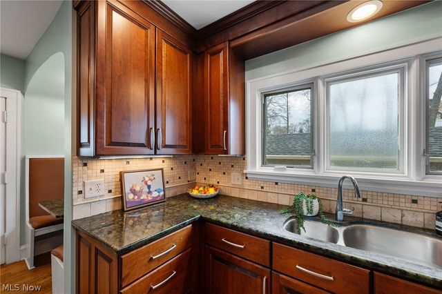 2135 Riverside Drive, Lakewood, OH 44107