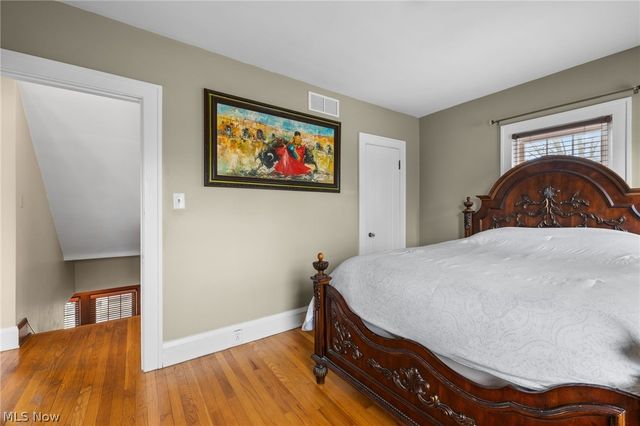 2135 Riverside Drive, Lakewood, OH 44107