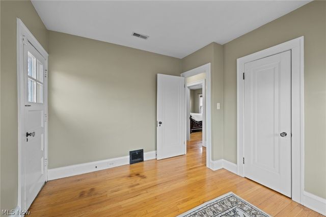 2135 Riverside Drive, Lakewood, OH 44107