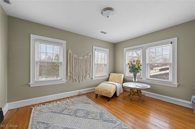 2135 Riverside Drive, Lakewood, OH 44107