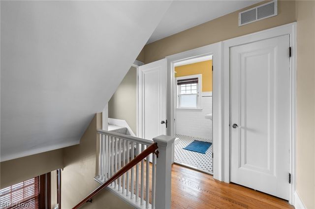 2135 Riverside Drive, Lakewood, OH 44107