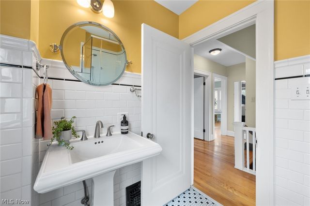 2135 Riverside Drive, Lakewood, OH 44107