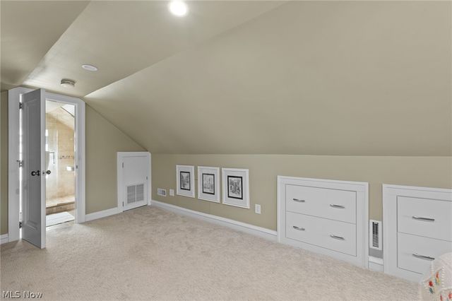 2135 Riverside Drive, Lakewood, OH 44107