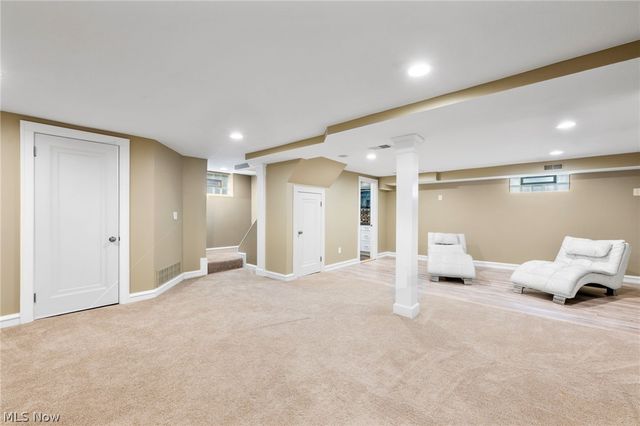 2135 Riverside Drive, Lakewood, OH 44107