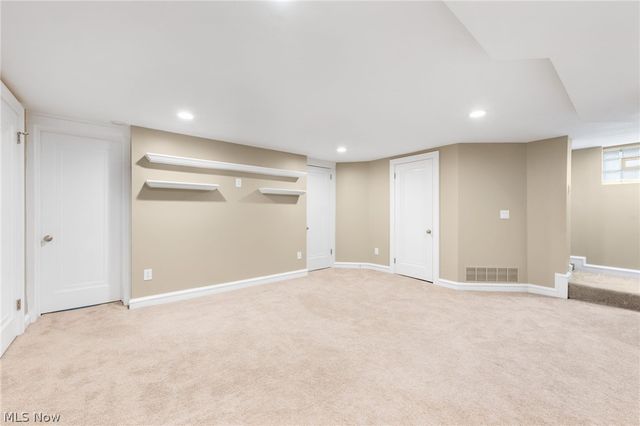 2135 Riverside Drive, Lakewood, OH 44107