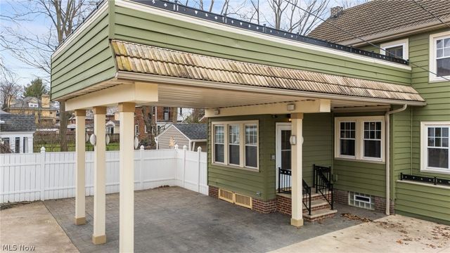 2135 Riverside Drive, Lakewood, OH 44107