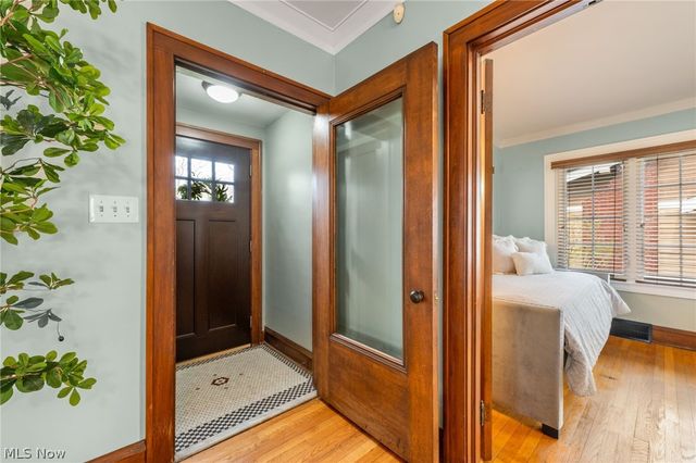 2135 Riverside Drive, Lakewood, OH 44107