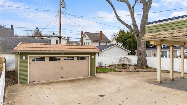 2135 Riverside Drive, Lakewood, OH 44107