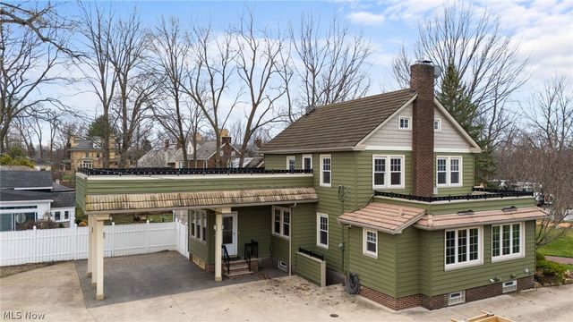 2135 Riverside Drive, Lakewood, OH 44107